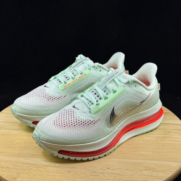 Nike Air Zoom Pegasus Premium Barely Green HQ2592-301 Size 7.5M/ 9W - Picture 4 of 9